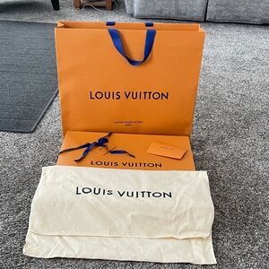 Louis Vuitton 6 piece set dust cover, magnet box and large bag,receipt envelope,